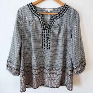 Anthropologie SKIES ARE BLUE Black White Balloon Sleeve Blouse size M Top V Neck